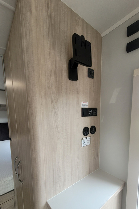 78A5C6 30 Elddis Autoquest 155 MagnumGT VN25CFP