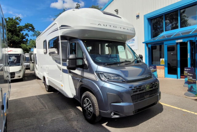 727096 01 Autotrail Imala736G R2Z65802