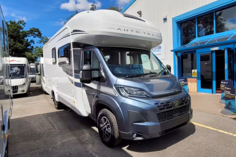 727096 01 Autotrail Imala736G R2Z65802