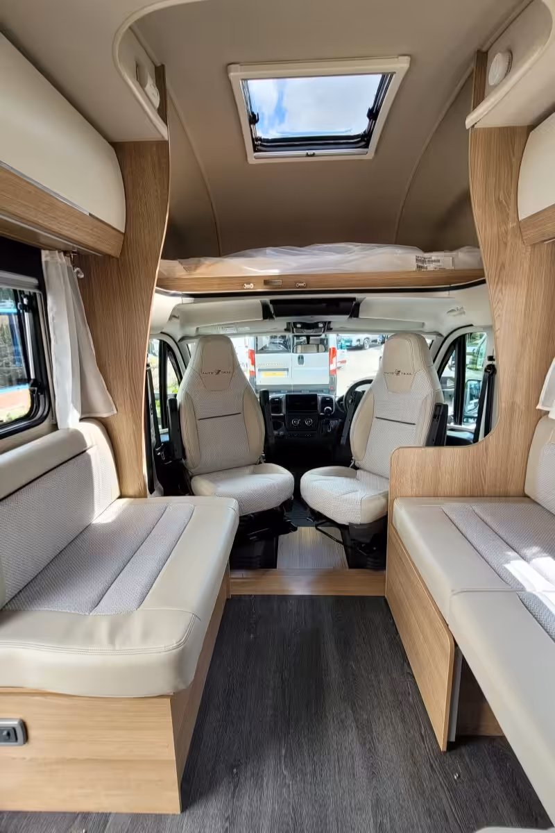 727096 20 Autotrail Imala736G R2Z65802