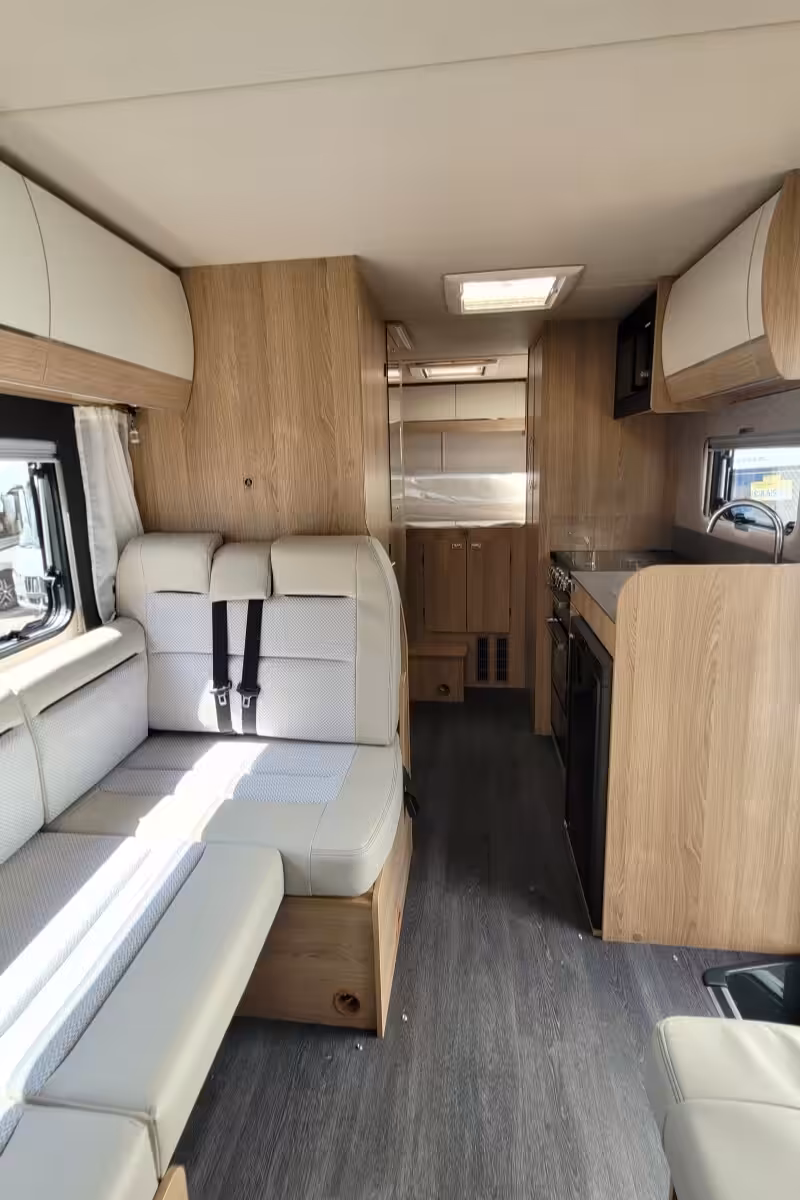 727096 21 Autotrail Imala736G R2Z65802