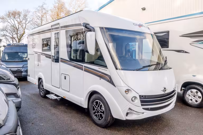 72A922 01 2025 Carthago CCompactlineI138DB ZFA250007RMA18246