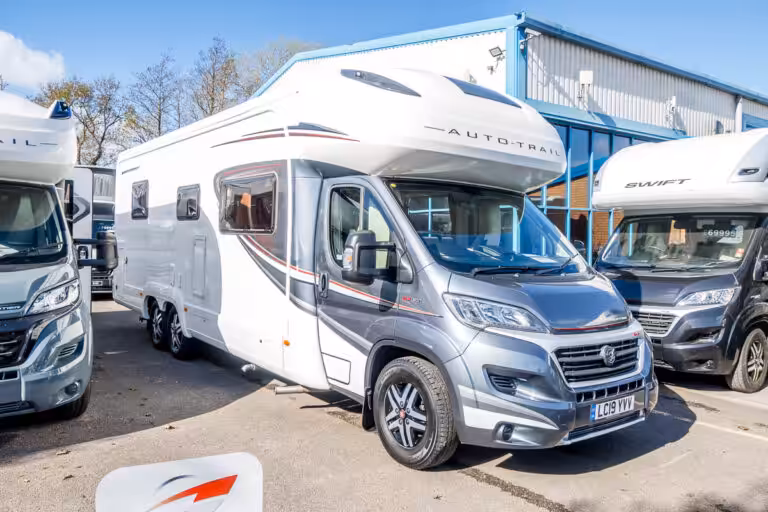 738C76 01 Autotrail Comanche LC19YVV