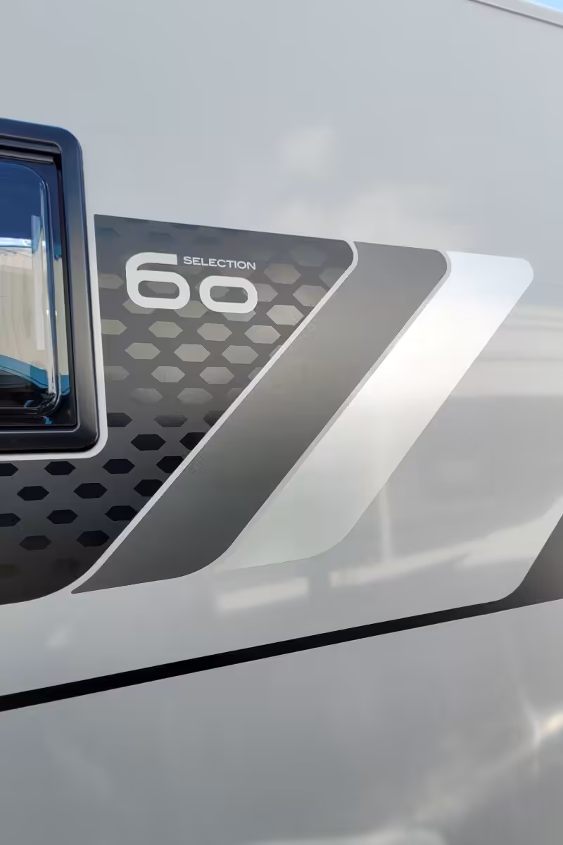 73CA7E 09 Adria Matrix670SL60th SMB08066