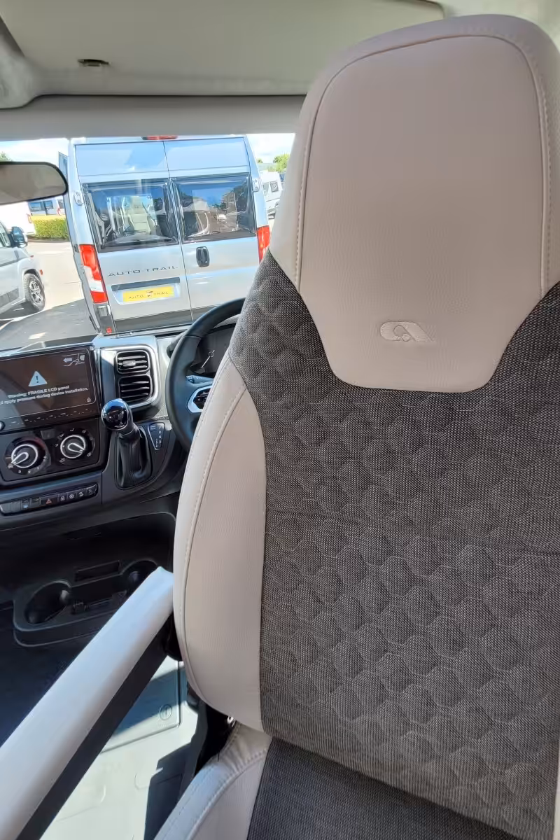 73CA7E 12 Adria Matrix670SL60th SMB08066