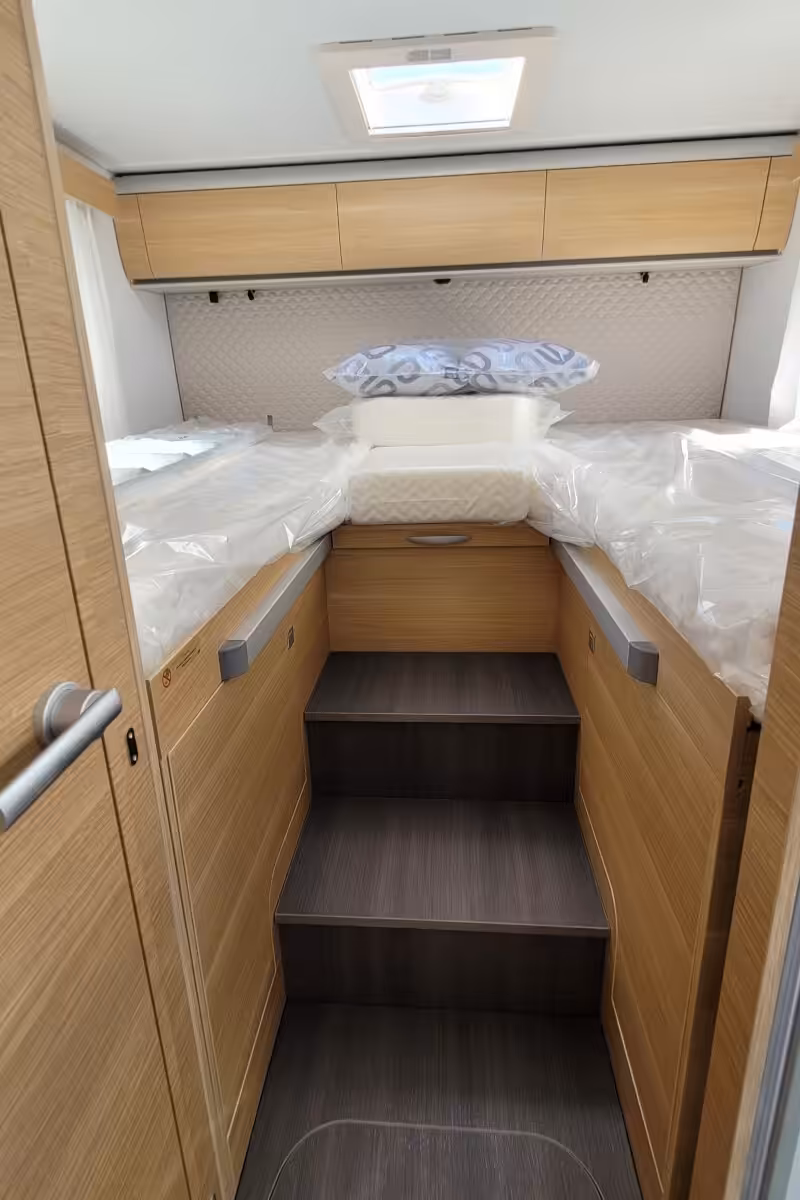 73CA7E 26 Adria Matrix670SL60th SMB08066