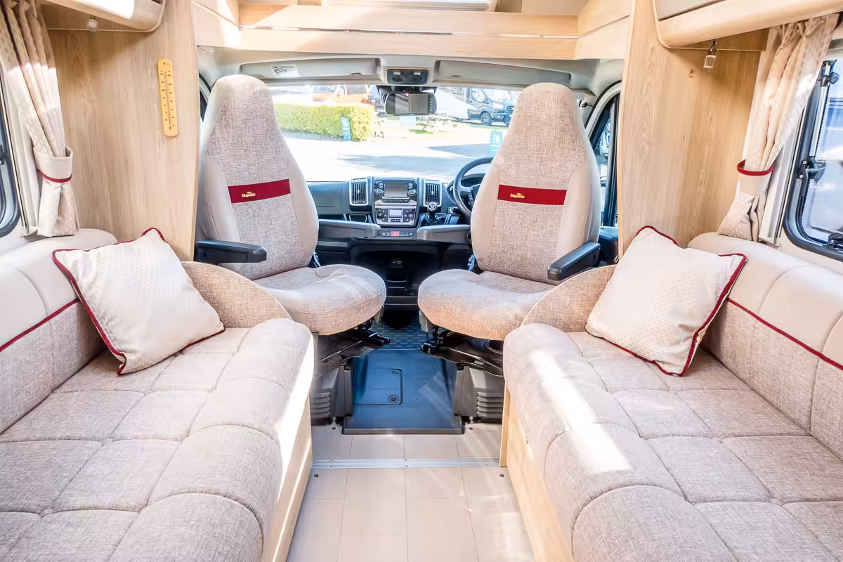 73F436 10 2019 Elddis Majestic115 PO69EHL