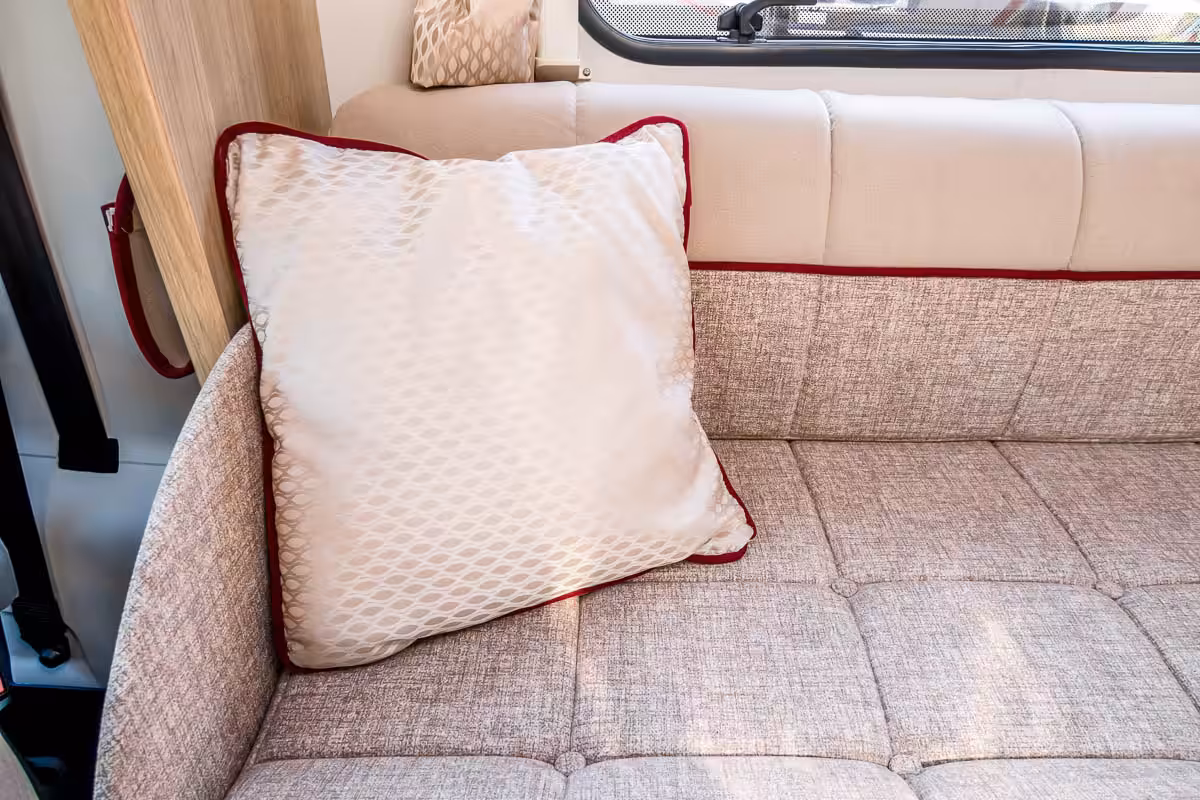 73F436 11 2019 Elddis Majestic115 PO69EHL