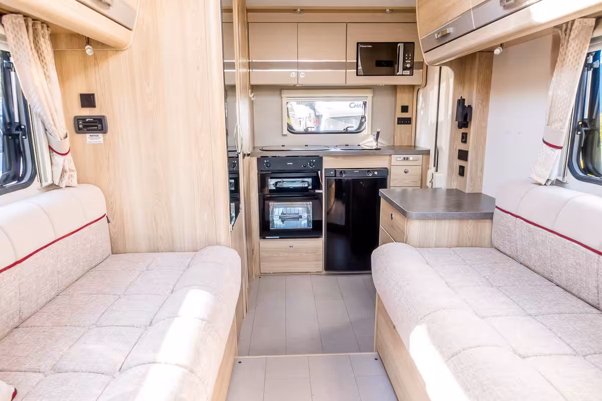 73F436 12 2019 Elddis Majestic115 PO69EHL