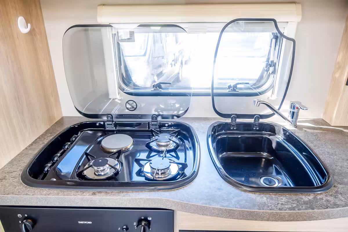 73F436 16 2019 Elddis Majestic115 PO69EHL