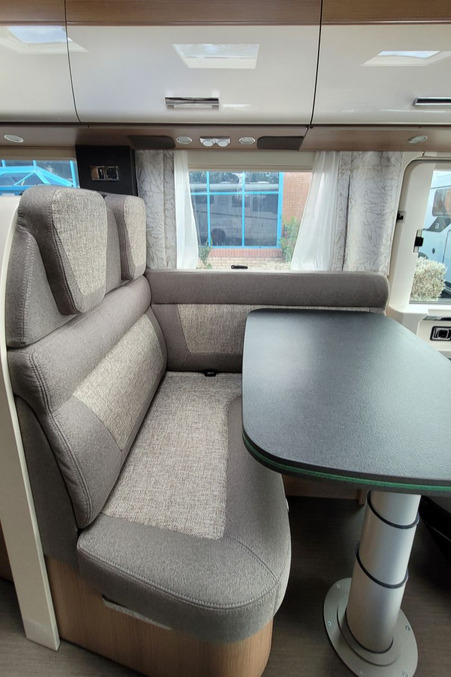 75C7E2 15 Carthago C2 Tourer I148RB QB K TN385425