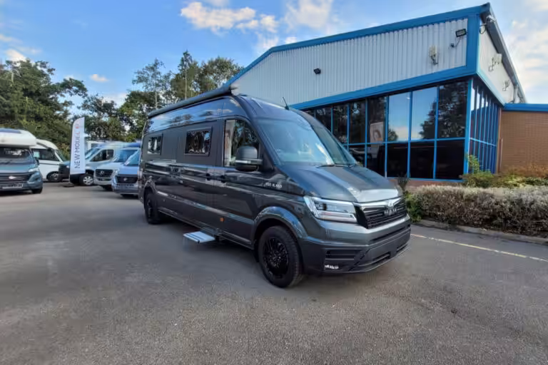 75CB36 01 Megamobil Mega Lounge 680s T9019396
