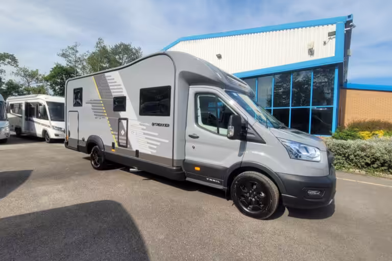 75D3AA 02 Swift Trekker594 RDSE86766