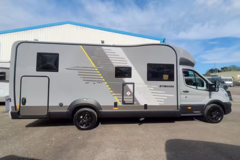 75D3AA 03 Swift Trekker594 RDSE86766