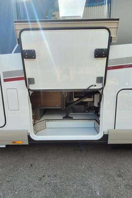 75D91E 35 Carthago Chic C Line I 4.9 LE L TN375466