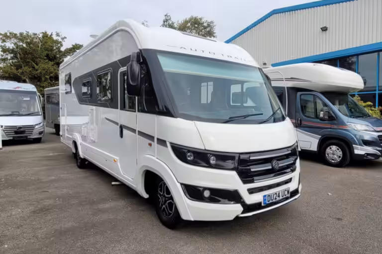 75EAEE 01 Autotrail GF80 DU24UCW