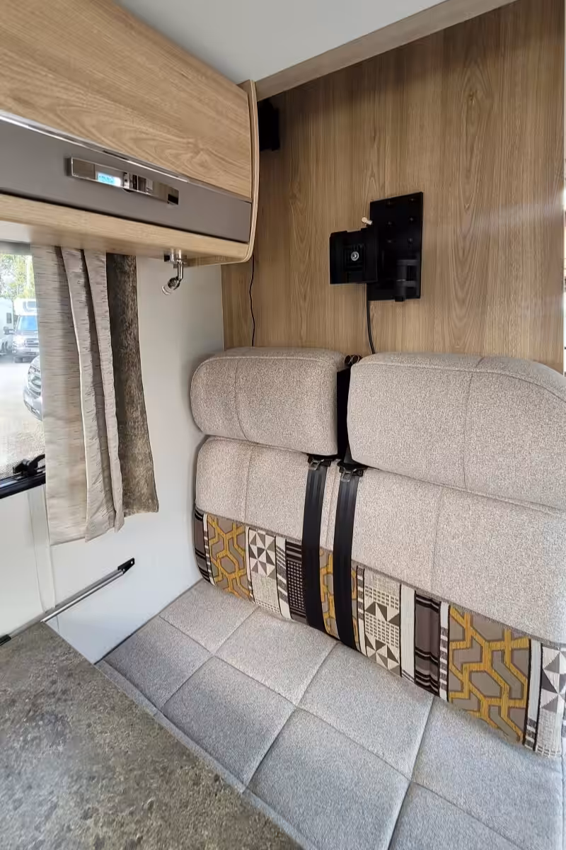 75FFB6 14 Elddis Evolution196 FX68XAF