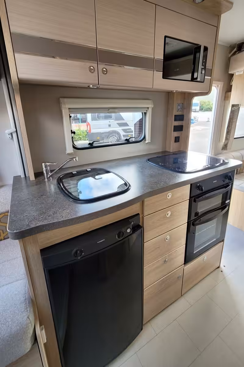 75FFB6 21 Elddis Evolution196 FX68XAF