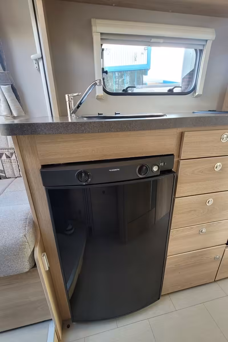 75FFB6 24 Elddis Evolution196 FX68XAF