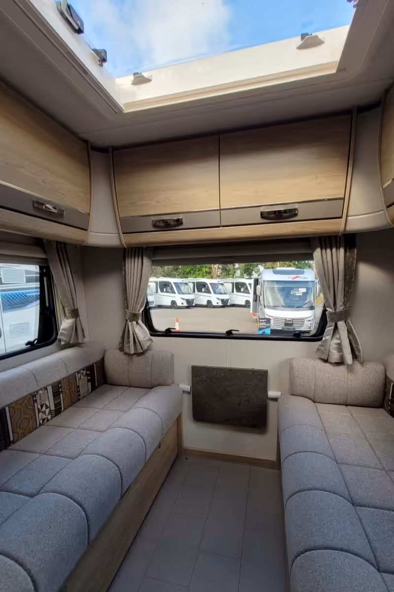 75FFB6 28 Elddis Evolution196 FX68XAF