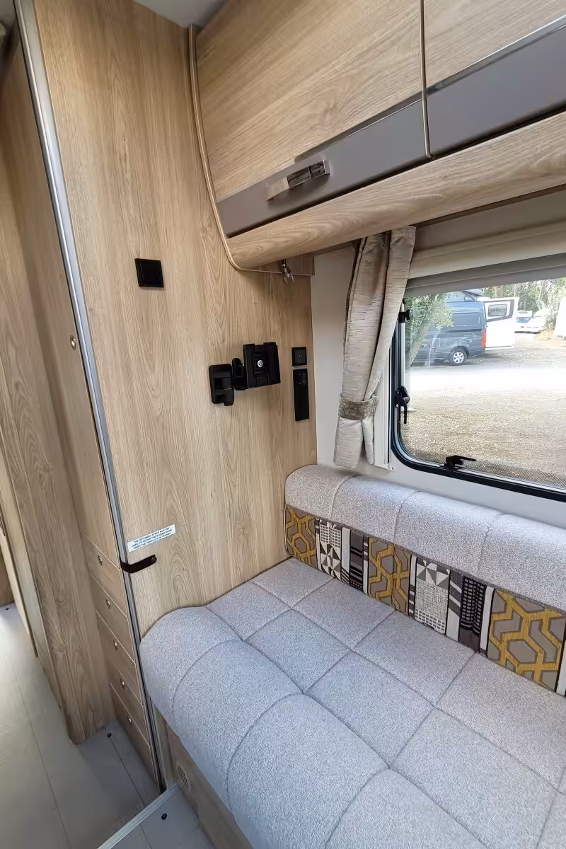 75FFB6 29 Elddis Evolution196 FX68XAF