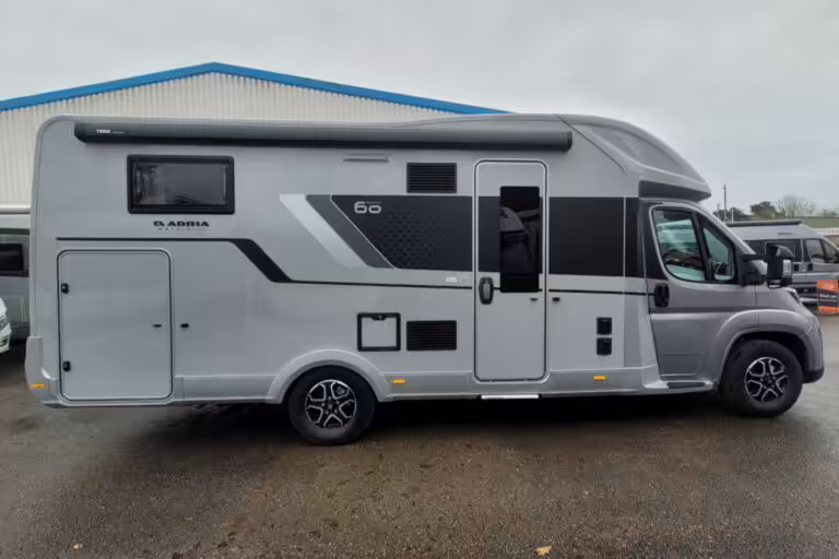 7665F2 03 Adria Matrix670SL60thAnniversary SMC32149