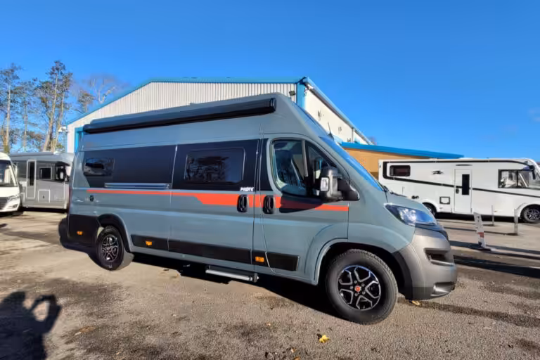 769696 02 Pilote V633M WK73BBN