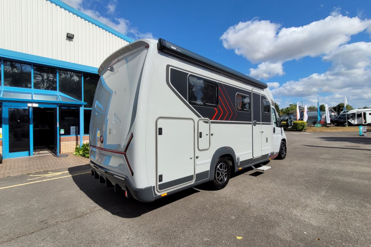 76986E 04 Burstner Signature Sft7.4 TMC45682