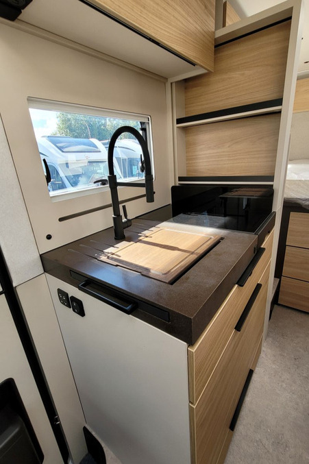 76986E 17 Burstner Signature Sft7.4 TMC45682