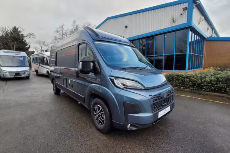76B0A6 01 Autotrail VLine610SE SG064073