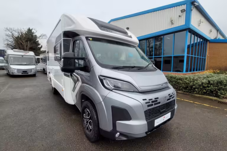 76B0B6 01 Autotrail Imala736 SMC16154