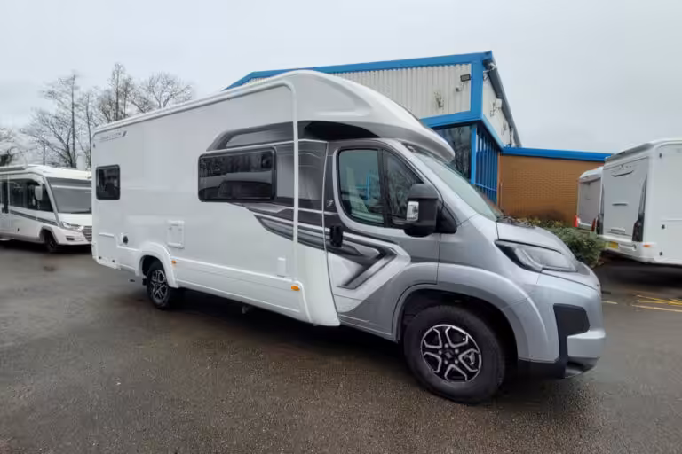 76B0B6 02 Autotrail Imala736 SMC16154