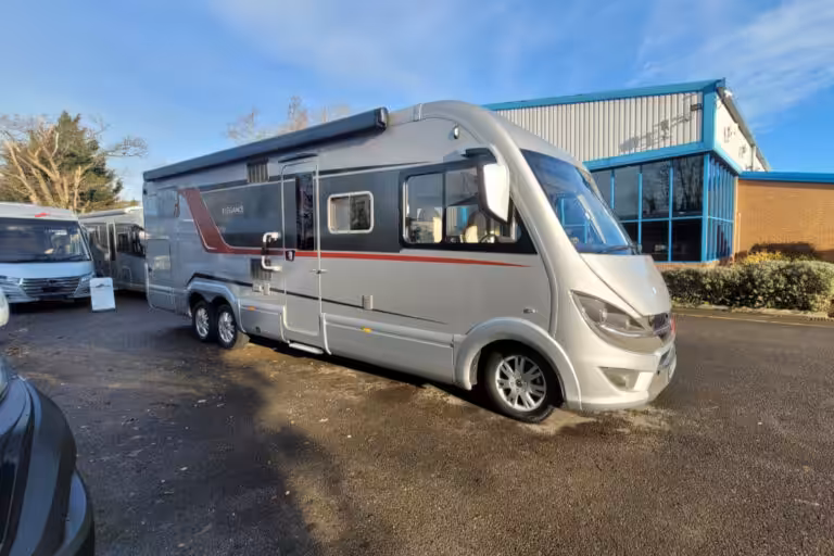 76C336 02 Burstner EleganceI920G WR73VSY