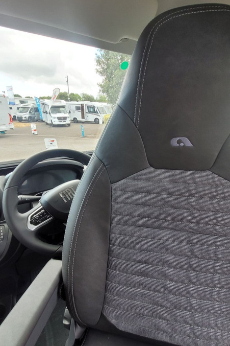 770216 10 Adria Twin Supreme 640 Sgx TMD08673