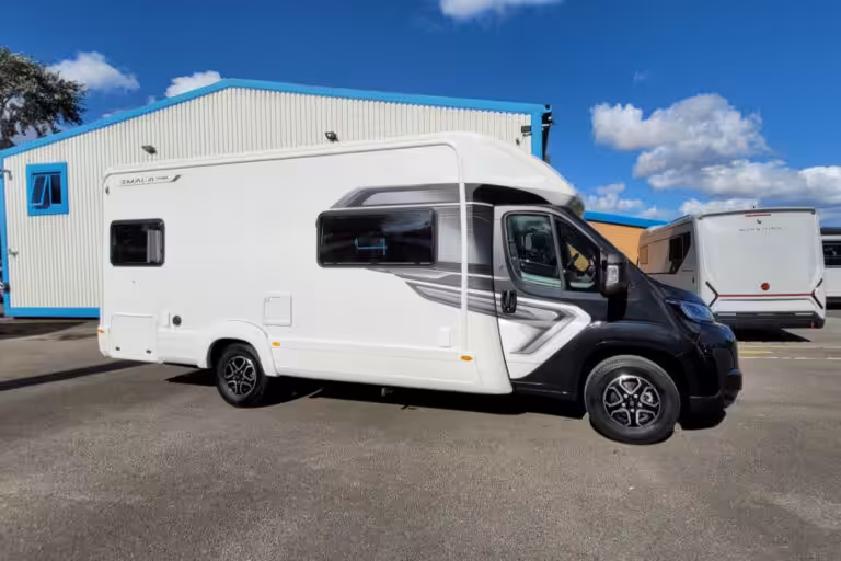 7732FA 02 Autotrail Imala 736 SMC22384
