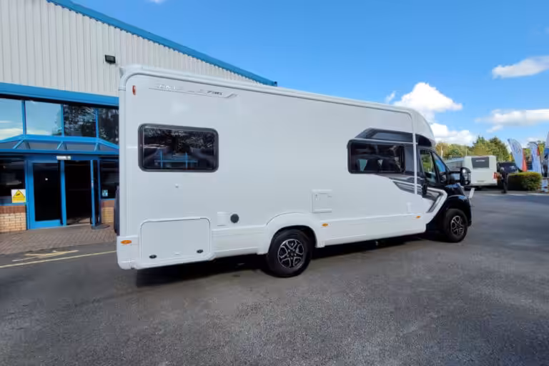7732FA 03 Autotrail Imala 736 SMC22384