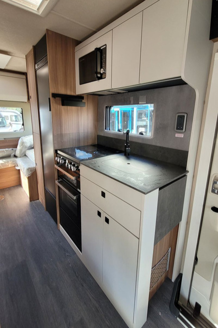7732FA 16 Autotrail Imala 736 SMC22384