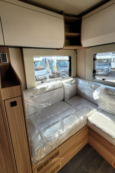 7732FA 28 Autotrail Imala 736 SMC22384