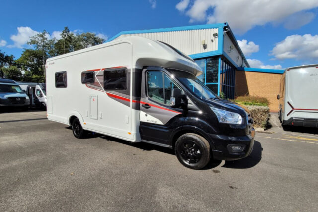 77B2CA 02 Autotrail F74 DTY24721