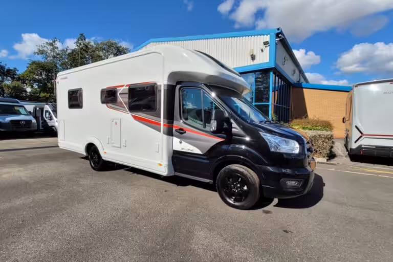 77B2CA 02 Autotrail F74 DTY24721