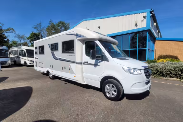 77F4BE 02 Autosleeper BurfordDuo CU23AHD