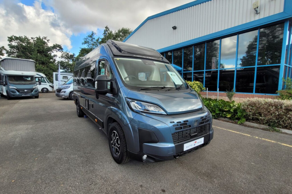 7803CA_01-Autotrail-VLine-635Sport-TG039168.jpg