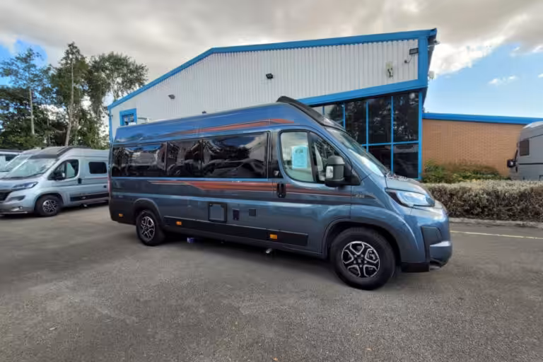 7803CA 02 Autotrail VLine 635Sport TG039168