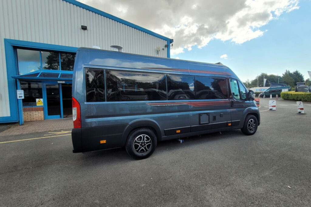 7803CA 03 Autotrail VLine 635Sport TG039168
