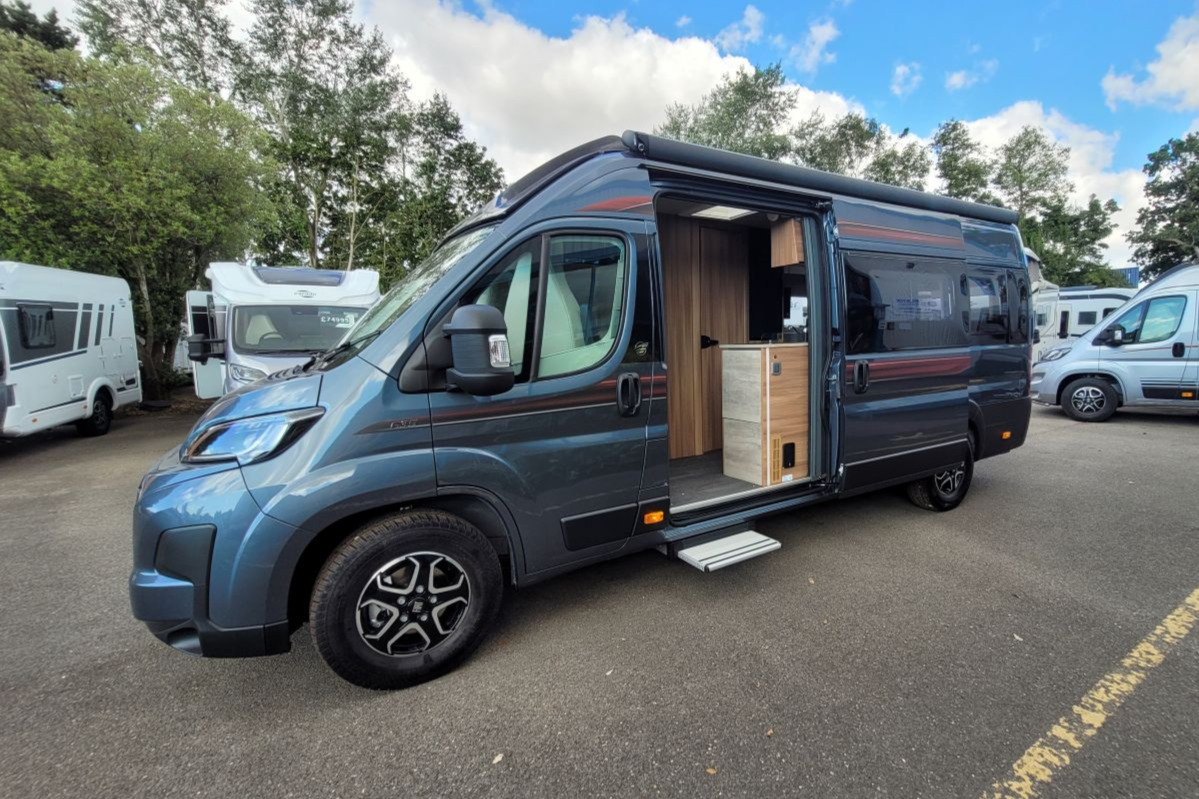 7803CA 07 Autotrail VLine 635Sport TG039168