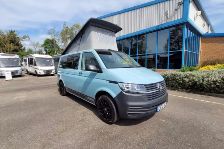 781222 02 Volkswagen ExpeditionCamper CK72NGJ