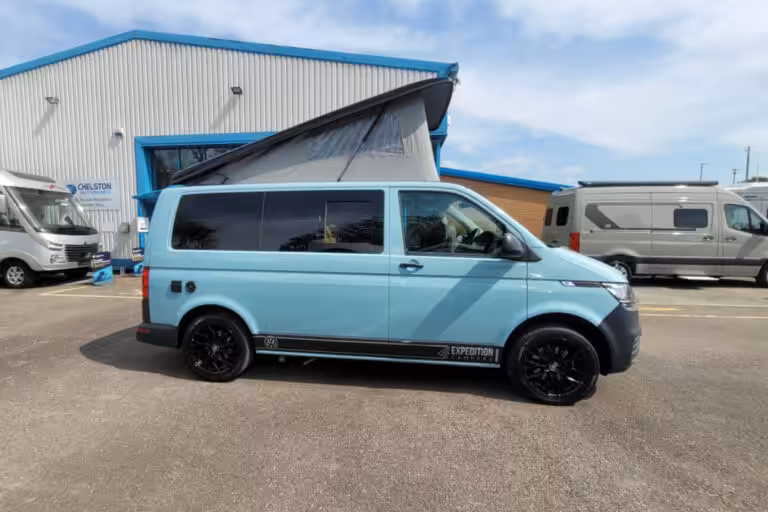 781222 03 Volkswagen ExpeditionCamper CK72NGJ