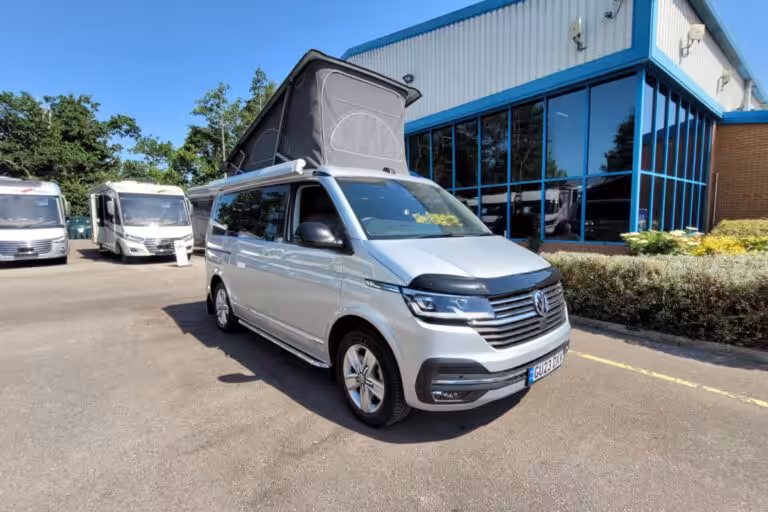 781946 01 Volkswagen CaliforniaOcean GU23DXV