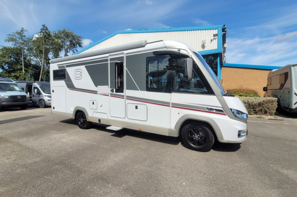 7832FA 02 Carthago C Line I 4.9 Le TN359623