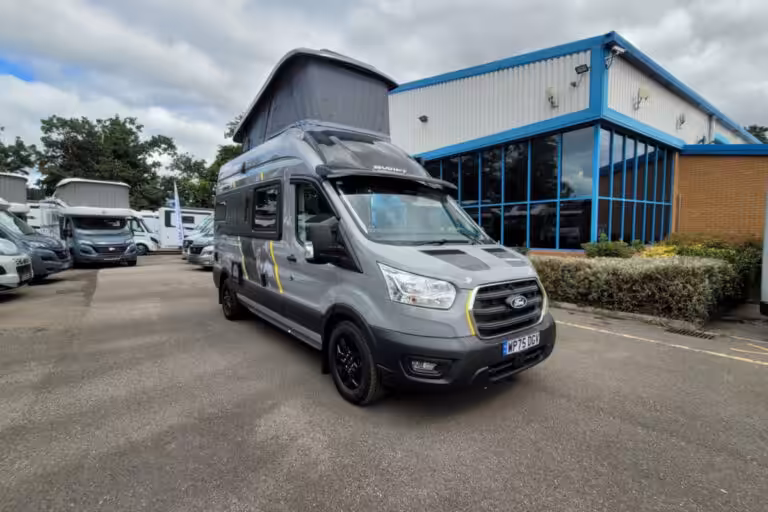 784C76 01 Swift TrekkerX WP75DGV